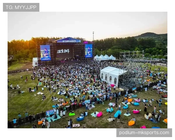 米德尔斯堡夏季音乐节盛大开幕，数千游客齐聚共享欢乐时光