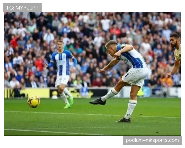 特罗萨德闪耀赛场,关键表现助球队逆转取胜 特罗萨德闪耀赛场,关键表现助球队逆转取胜